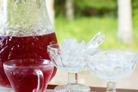 Alkoholiton booli granaattiomenasta