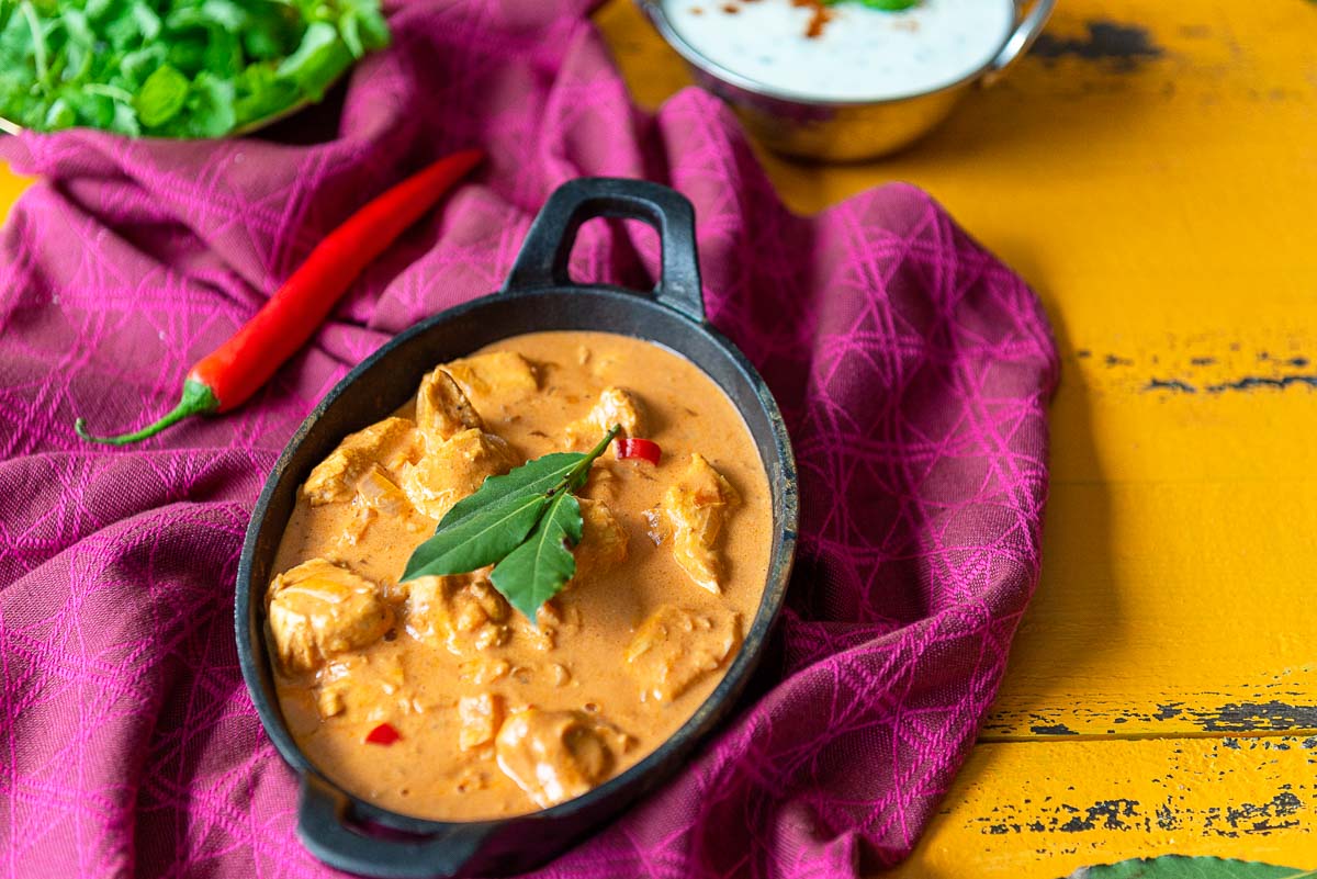 Intailainen voikana eli butter chicken