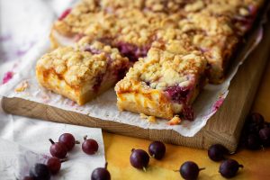 Karviaismarjapiirakka