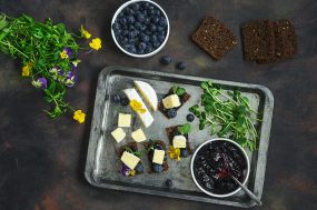 Mustikkaiset saaristolaisleipä suupalat