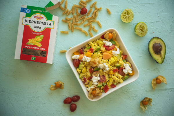 Kana-pastasalaatti
