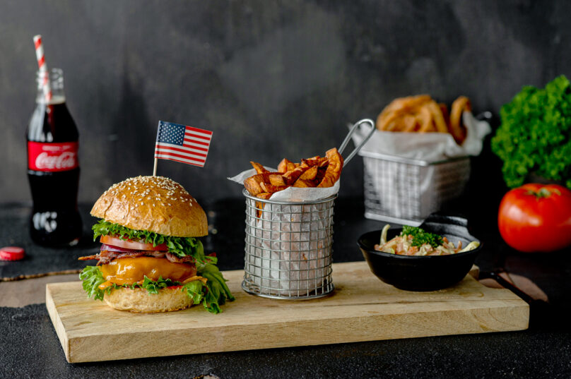 Hampurilaispihvit ja hampurilaiskastike