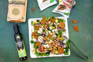 hamppujuustosalaatti