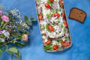 Nopea kasvisvoileipäkakku