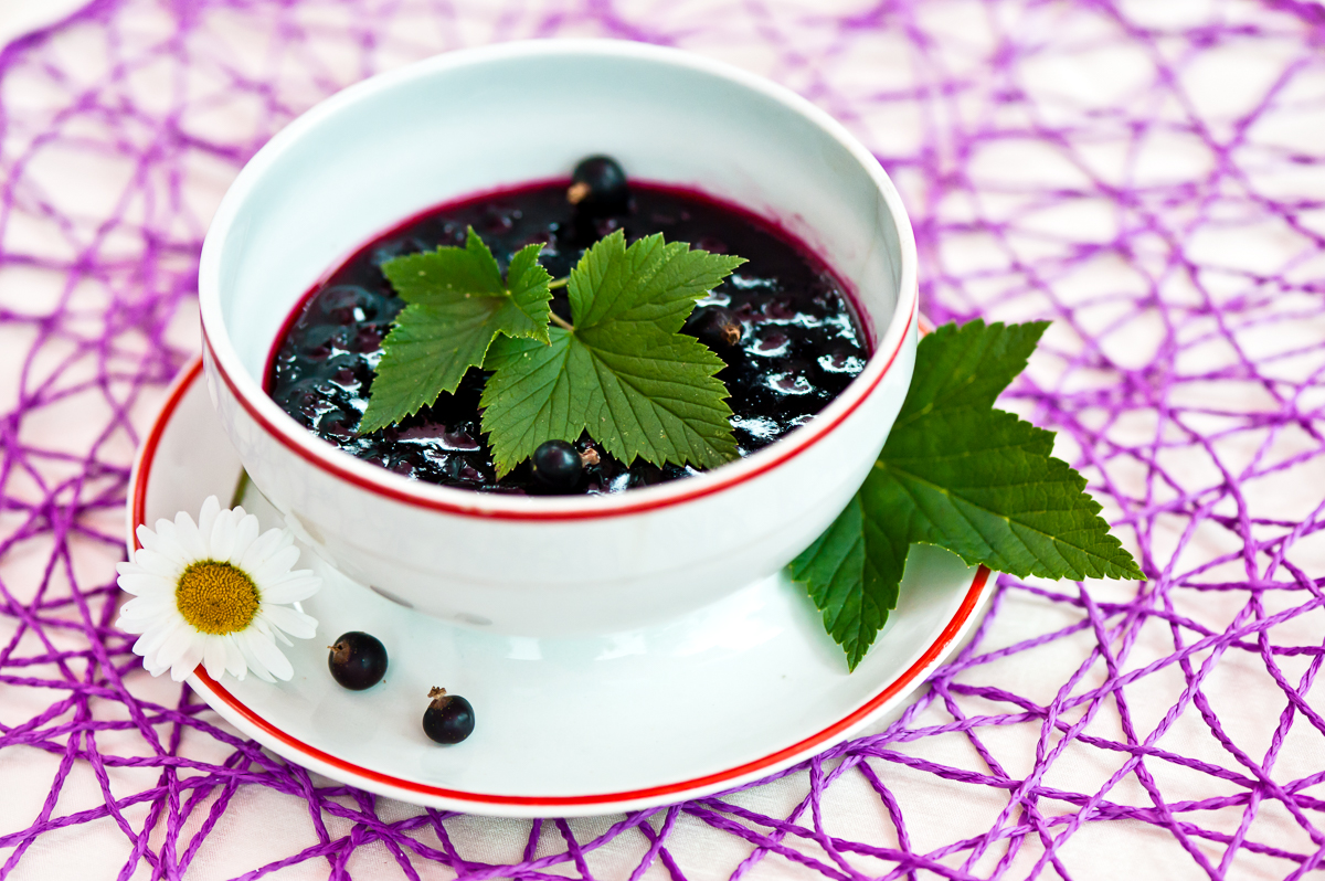 minttu-mustaherukkahillo