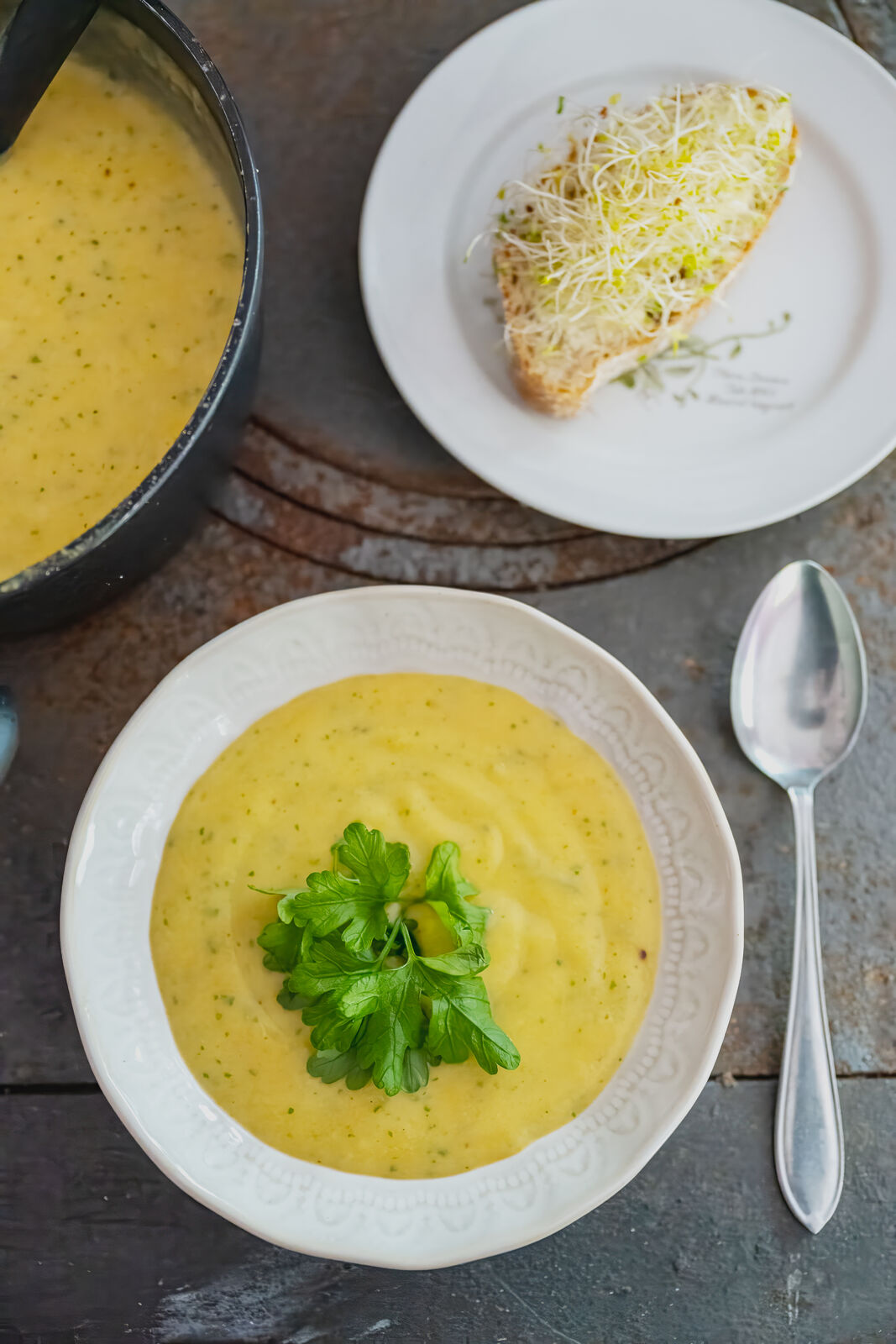 Edullinen kasvissosekeitto