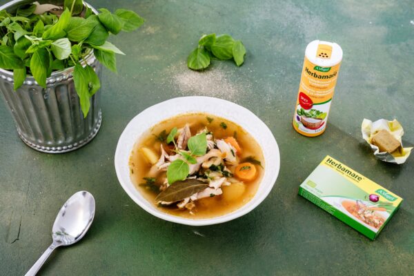 Sopivasti tulinen kanakeitto