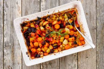 Joulupöydän uunijuurekset