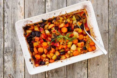 Joulupöydän uunijuurekset