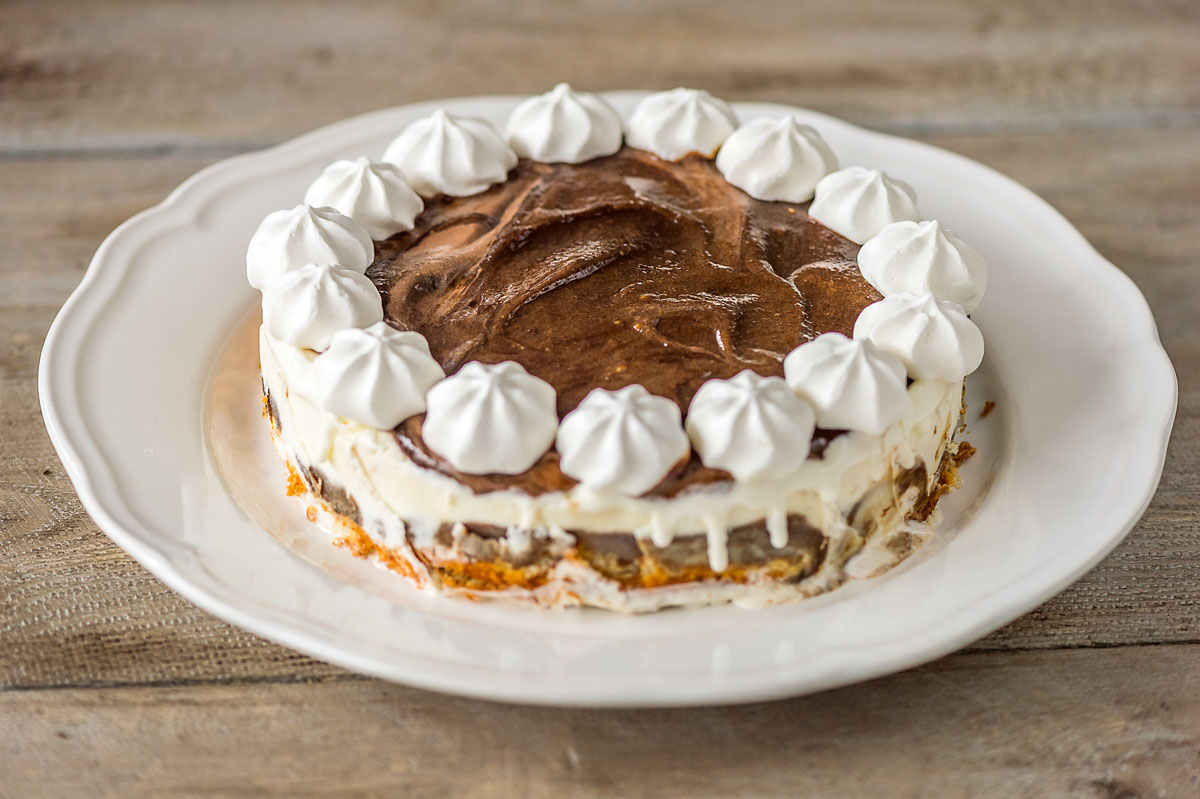 Mämmi-jäätelökakku