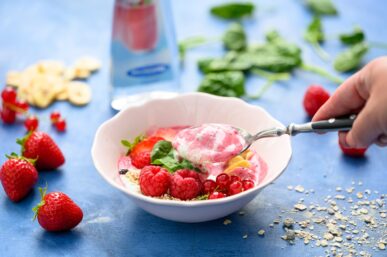 Värikäs smoothiebowl